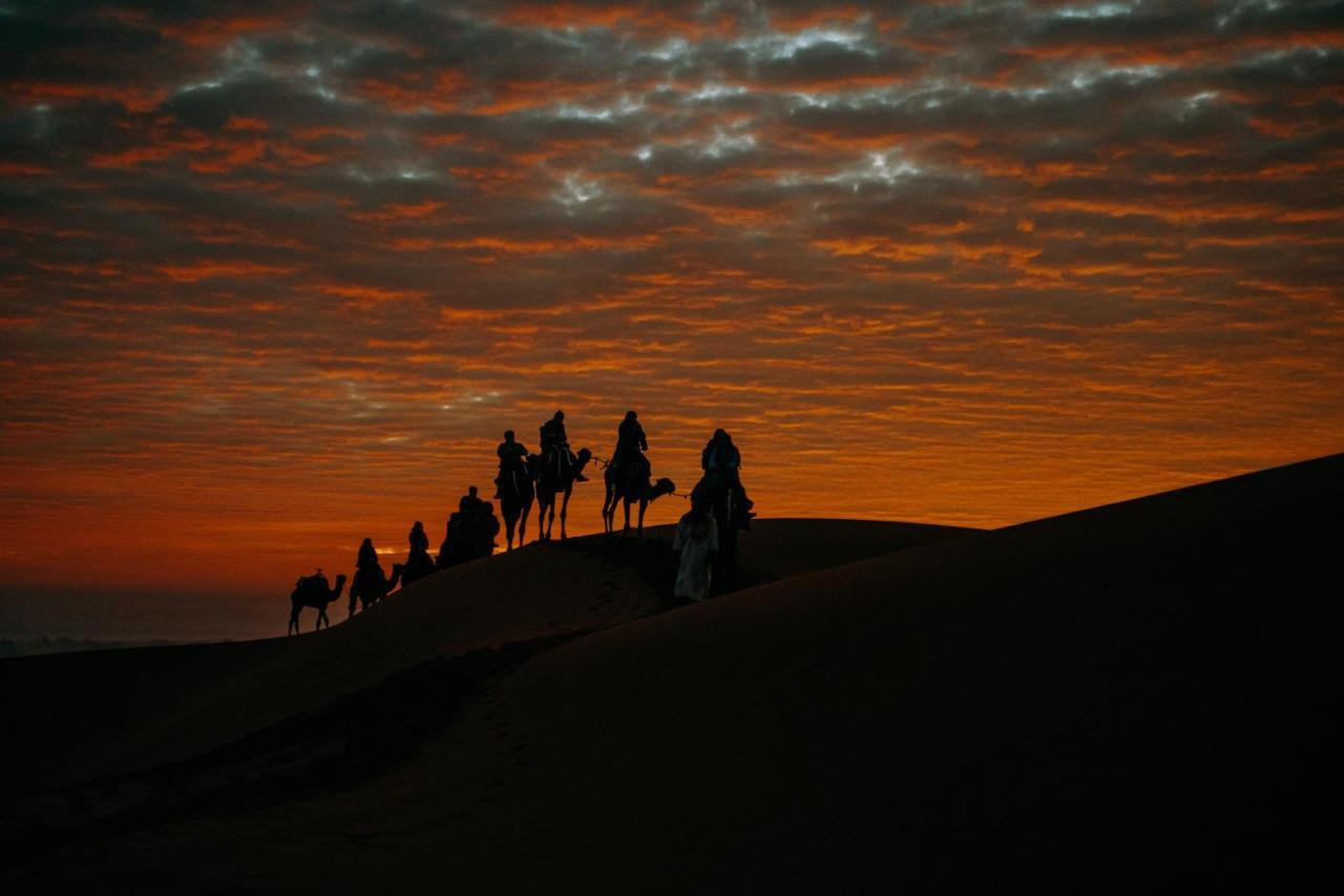Hotel Luxury Camp & Activities à Merzouga Extérieur photo